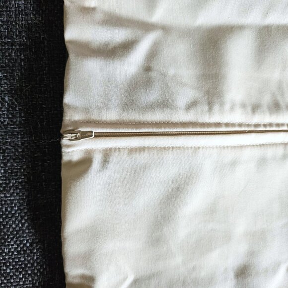 Set of Two Cushion Covers 18" Stripes NWT - Picture 5 of 8